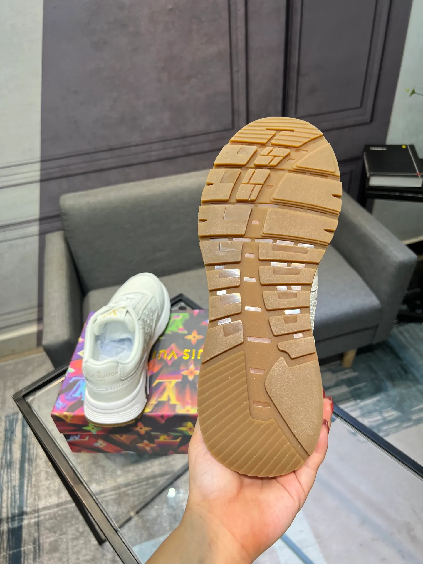 Men's shoes 💰460 "LV" The latest men's casual shoes, genuine leather lining, rubber wear-resistant outsole, fine lines and beautiful strips, not too much decoration, European and American style, comfortable and high-grade, optional, size number: 38 to 44 45 can be customized